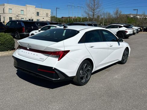 New 2026 Hyundai Elantra Limited image 7