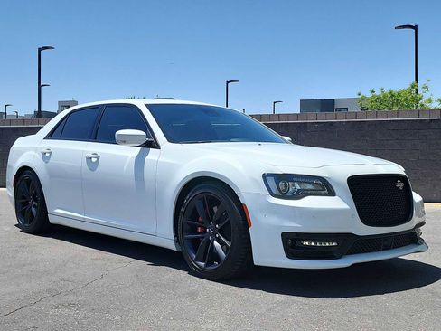 Used 2023 Chrysler 300 C RWD image 2