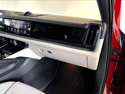 New 2026 Porsche Cayenne Coupe AWD/4WD image 22