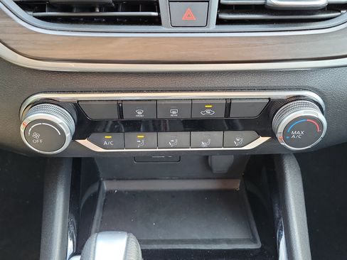 Used 2024 Nissan Altima 2.5 SV image 32