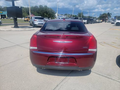 Used 2020 Chrysler 300 Touring L w/ Quick Order Package 2EF RWD image 4