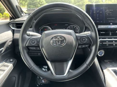 Used 2022 Toyota Venza XLE AWD/4WD image 7
