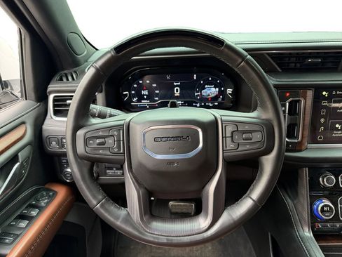 Used 2024 GMC Yukon XL Denali Ultimate image 13
