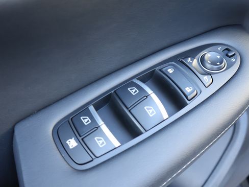 Certified 2025 INFINITI QX50 Luxe image 16