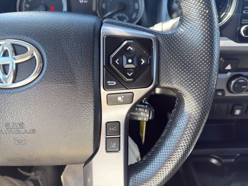 Used 2022 Toyota Tacoma SR5 image 19