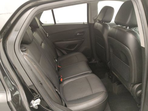 Used 2020 Chevrolet Trax LT w/ LT Convenience Package FWD image 19