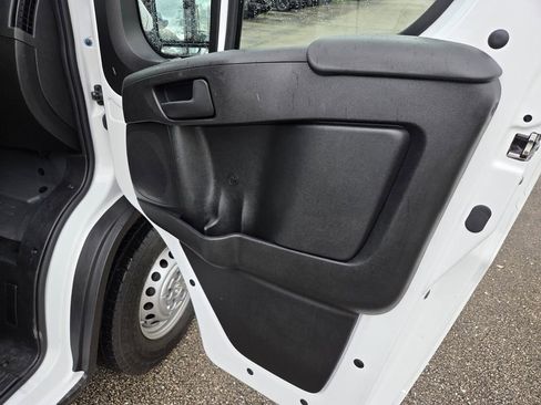 Used 2024 RAM ProMaster 2500 w/ Convenience Group FWD image 15