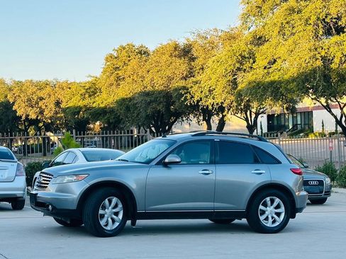 Used 2004 INFINITI FX35 2WD w/ Technology Pkg image 6