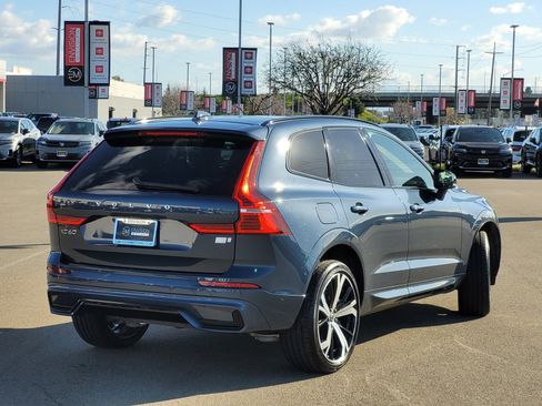 Used 2022 Volvo XC60 T8 R-Design w/ Advanced Package image 5