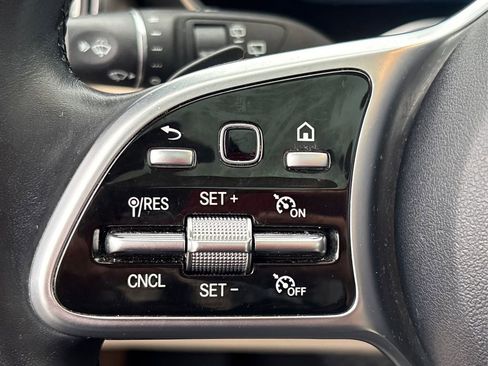 Used 2021 Mercedes-Benz GLC 300 4MATIC image 35