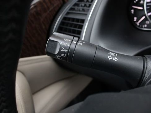 Used 2018 Nissan Armada Platinum w/ Interior Lighting Package image 11