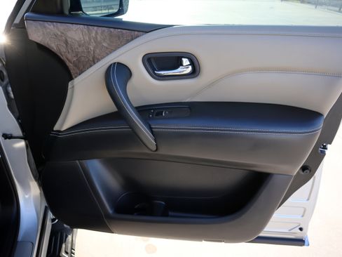 Used 2022 INFINITI QX80 Premium Select w/ Cargo Package image 10