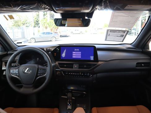 New 2026 Lexus UX 300h FWD image 32