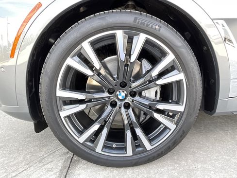 New 2026 BMW X7 xDrive40i w/ Premium Package image 7