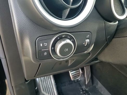 Used 2023 Alfa Romeo Stelvio Quadrifoglio image 26