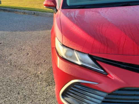 Used 2023 Toyota Camry LE image 5