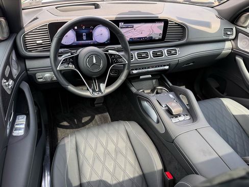 Certified 2025 Mercedes-Benz Maybach GLS 600 4MATIC image 16