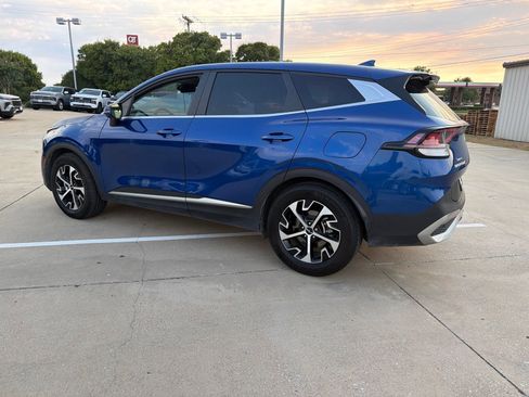 Used 2023 Kia Sportage EX FWD image 4