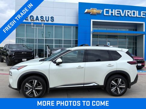 Used 2022 Nissan Rogue SL FWD image 1