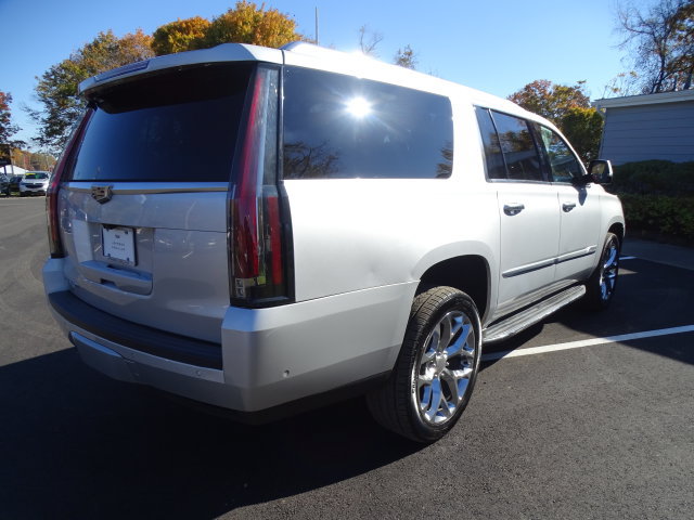 Certified 2018 Cadillac Escalade ESV Luxury AWD/4WD image 24