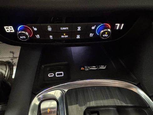 Used 2023 Buick Enclave Premium w/ Experience Buick Package image 23