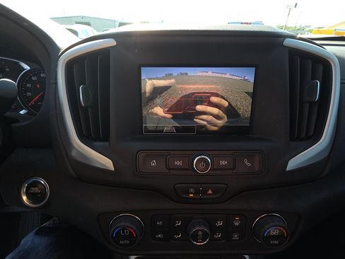 Used 2023 GMC Terrain SLE w/ Driver Convenience Package FWD image 11