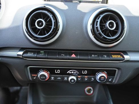 Used 2016 Audi A3 e-tron Premium Plus w/ Premium Plus Package FWD image 17