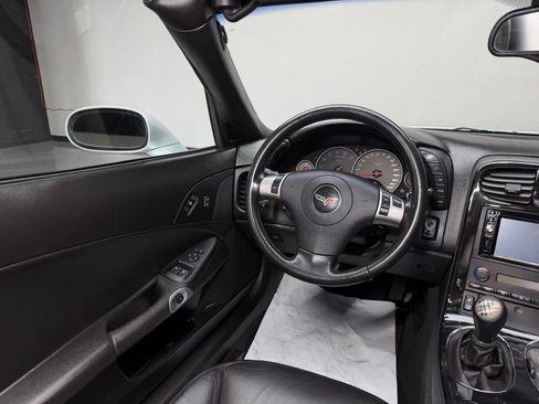 Used 2009 Chevrolet Corvette Convertible w/ Preferred Equipment Group RWD image 16