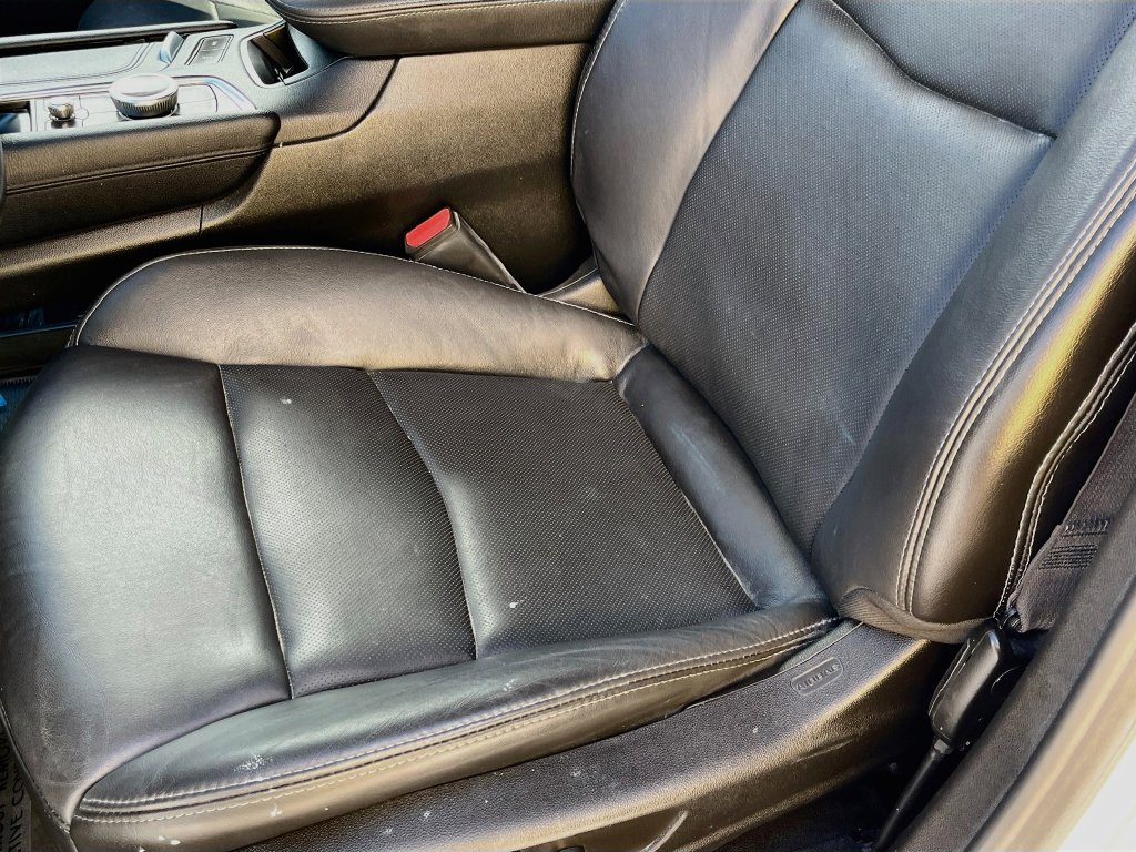 Used 2024 Cadillac XT6 Premium Luxury w/ LPO, Floor Liner Package AWD/4WD image 20