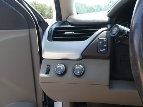 Used 2019 Chevrolet Tahoe LT AWD/4WD image 16