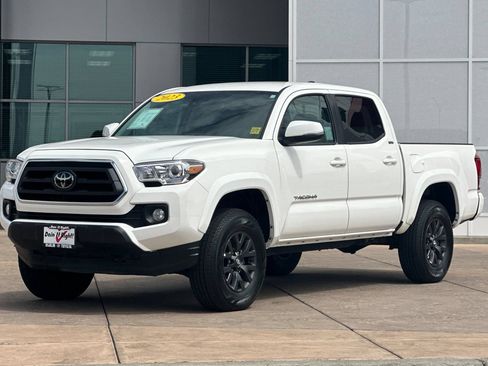 Certified 2023 Toyota Tacoma SR5 w/ Technology Package AWD/4WD image 10