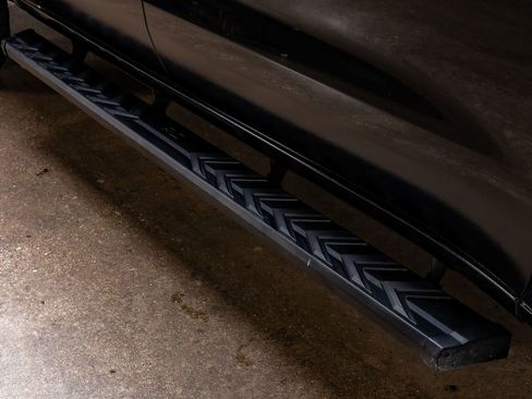 Used 2023 Chevrolet Silverado 1500 ZR2 w/ Technology Package image 12