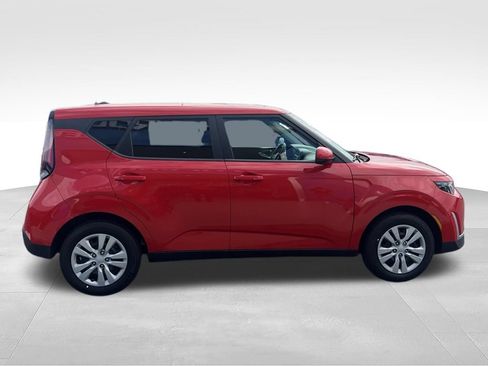 Used 2023 Kia Soul LX FWD image 13