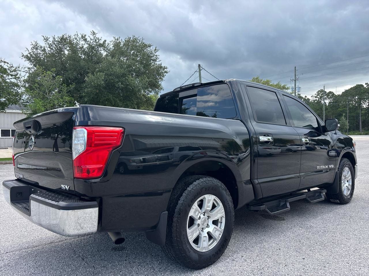 Used 2018 Nissan Titan SV RWD image 6