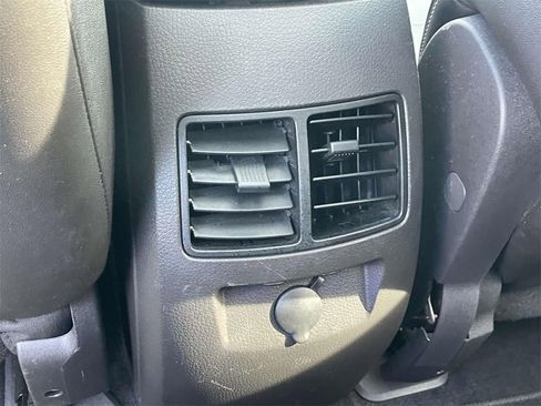 Used 2010 Ford Edge SEL image 19