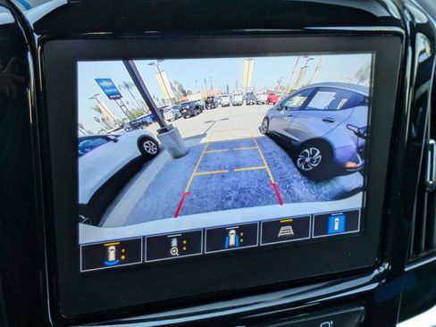 New 2023 Chevrolet Traverse Premier FWD image 19