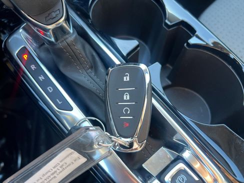 Used 2025 Chevrolet Trax LT image 22