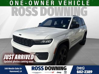 Used 2025 Jeep Grand Cherokee Altitude RWD video 1