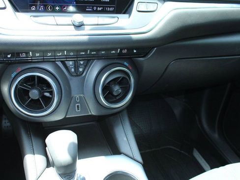 Used 2022 Chevrolet Blazer LT FWD image 43