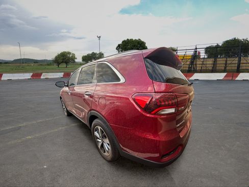 Used 2019 Kia Sorento EX AWD/4WD image 4