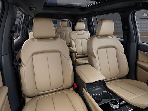 New 2025 Jeep Grand Cherokee L Limited image 16