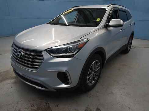 Used 2017 Hyundai Santa Fe SE FWD image 32