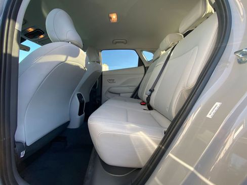 Used 2025 Hyundai Kona SEL image 25