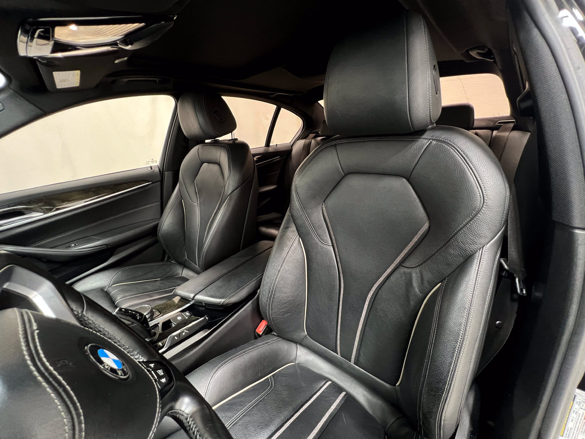 Used 2018 BMW 530e xDrive AWD/4WD image 14