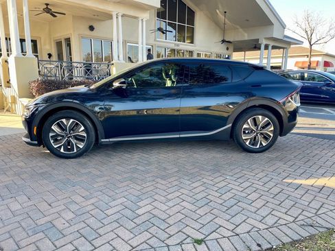 Used 2024 Kia EV6 Light image 2