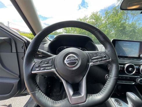 Used 2022 Nissan Sentra SV FWD image 14