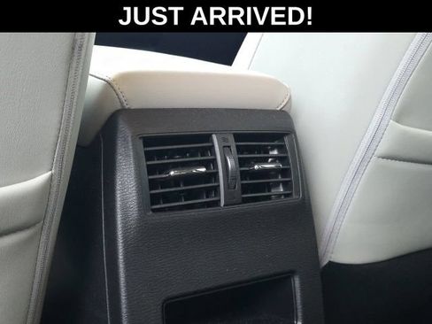Used 2025 Mitsubishi Outlander SE FWD image 11