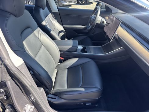 Used 2018 Tesla Model 3 Long Range image 13