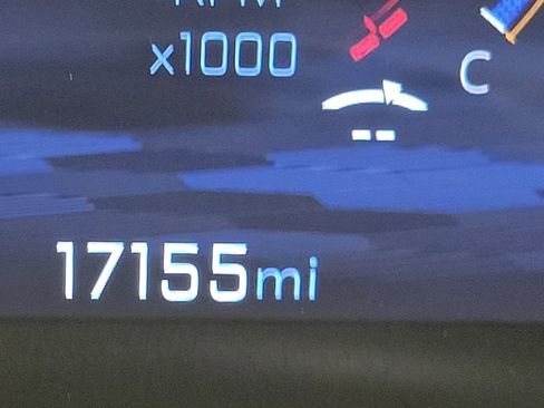 Used 2025 Chevrolet Equinox LT image 2