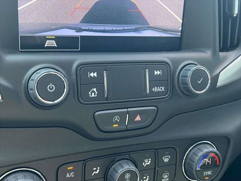 Used 2023 GMC Terrain SLE w/ Driver Convenience Package image 32